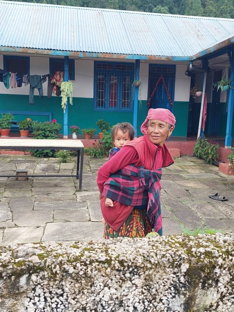 oldladyandchild